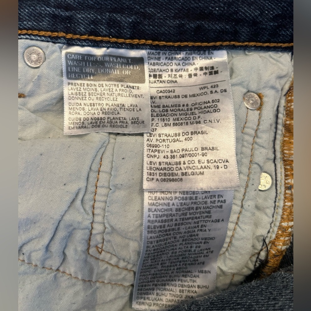 Levi’s 501 CT (Customized & Tapered) Button-Fly Blue Jeans - Size 28W x 32L - Picture 6 of 10